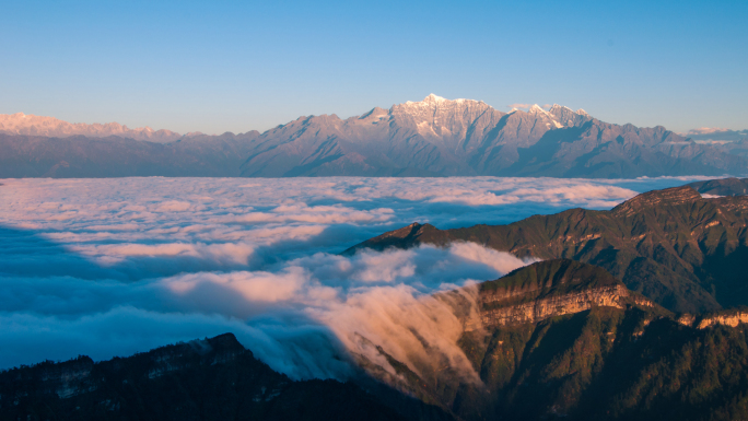 川西牛背山红岩顶贡嘎雪山云海自然风景