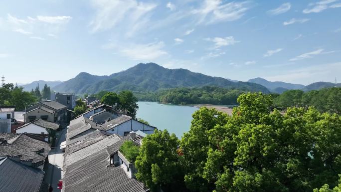 浙江丽水古都画乡莲都通济堰街道上人来人往