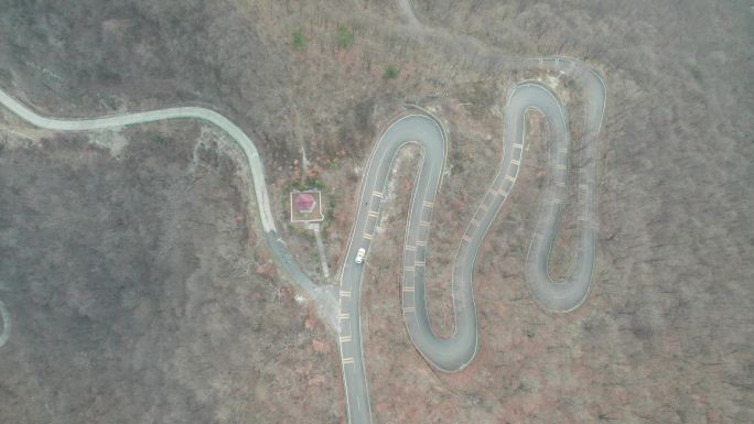 湖北随州大洪山旅游风景区蜿蜒的盘山公路