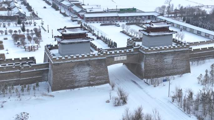 航拍山西朔州右玉杀虎口长城雪景