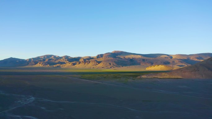 西藏阿里 阿里北线 沙漠草原 高原草原