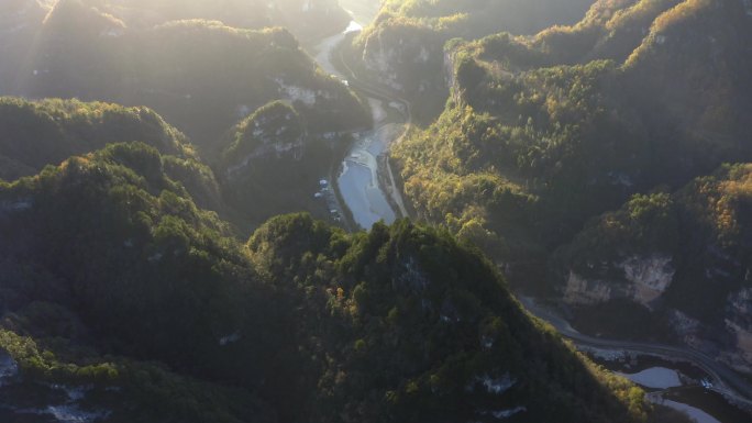 光雾山景区山谷太极天坑日落