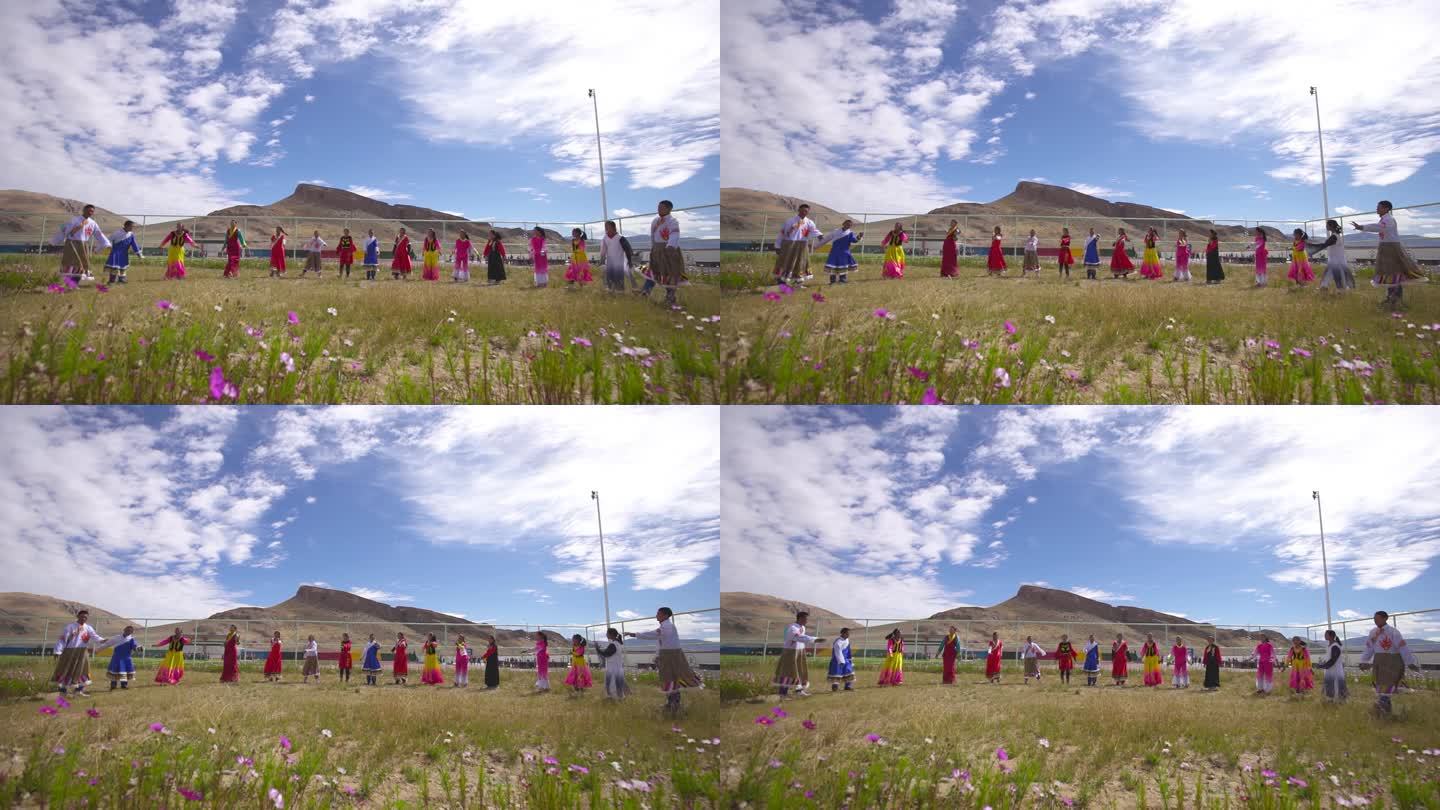 高原 土坡 藏族孩子 藏族学生跳舞