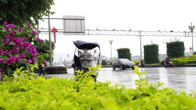 下雨 街道 车流