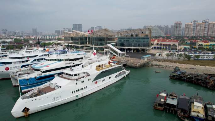 北海国际旅游港港口游轮渔船航拍