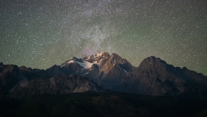 玉龙雪山星空