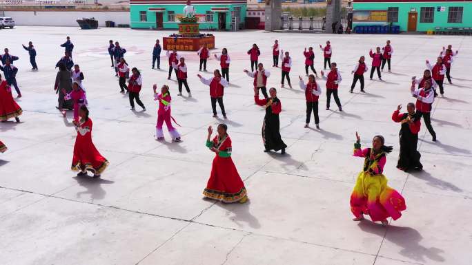 藏族学生课间舞蹈 高原小学 高原学校