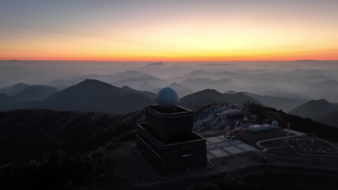 杭州临安大明山牵牛岗绝美日出云海天文台