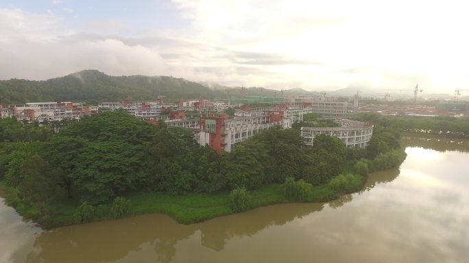 清晨校园-清远技师学院