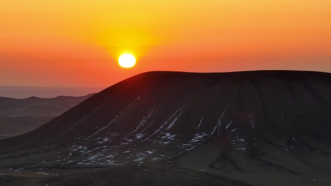 乌兰哈达火山清晨风光航拍