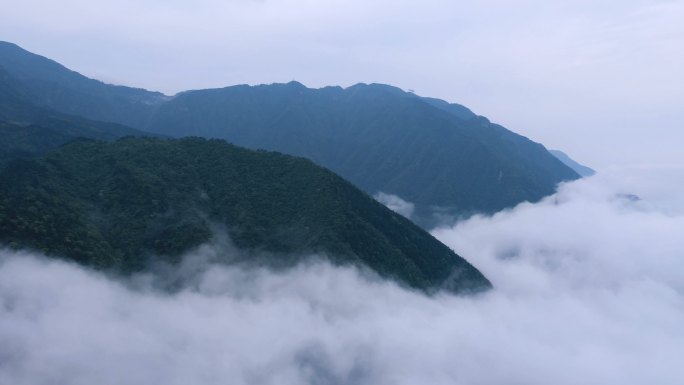 云雾环绕的庐山航拍视频