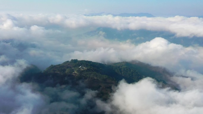 航拍山区云层山巅