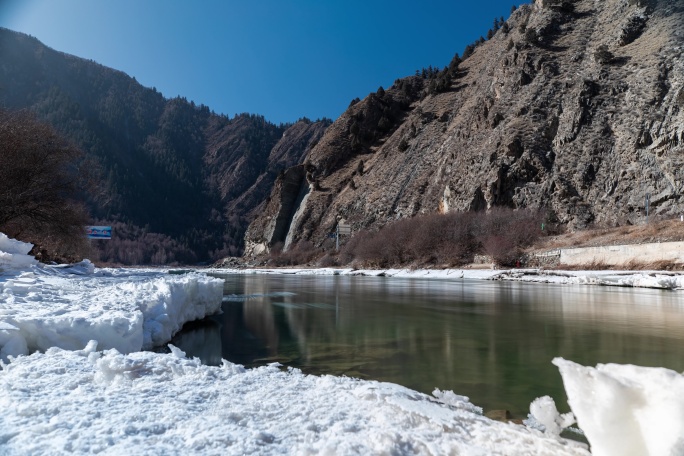 冬季门源仙米国家森林公园河流延时摄影