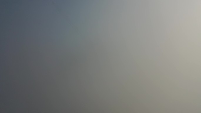 4k航拍云端上的扬州金奥中心