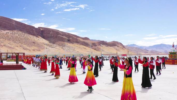 学生跳课间舞蹈 藏族学生课间舞蹈高原小学