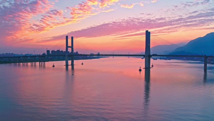 温州乐清温州大桥航拍4K夕阳晚霞轮船瓯江