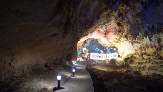 高清通天河溶洞喀斯特溶洞地貌