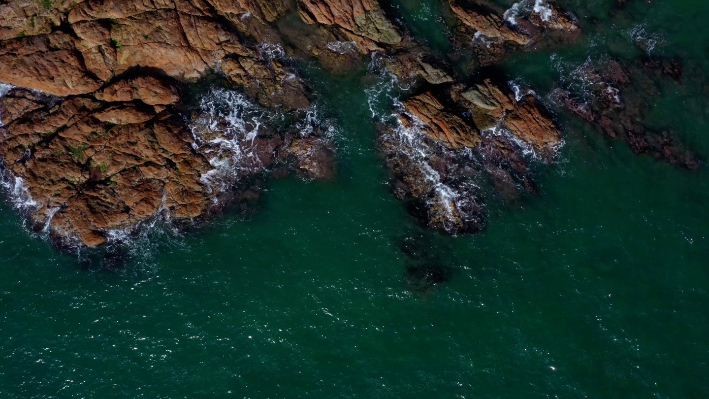 礁石海浪