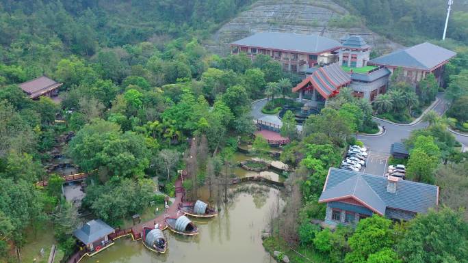 航拍高明美的鹭湖半山汤谷温泉