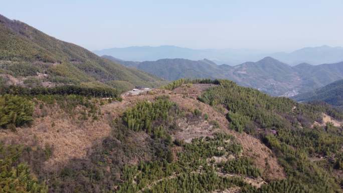 春日晴天航拍江南丘陵群山