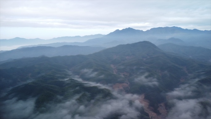 福建大山清晨上空的迷雾