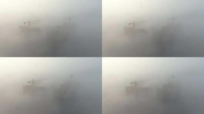 大雾笼罩的建筑工地-lcj
