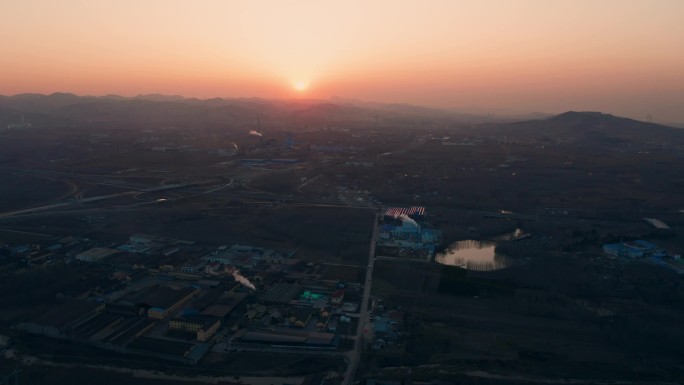 航拍山东淄博夕阳下的工业园