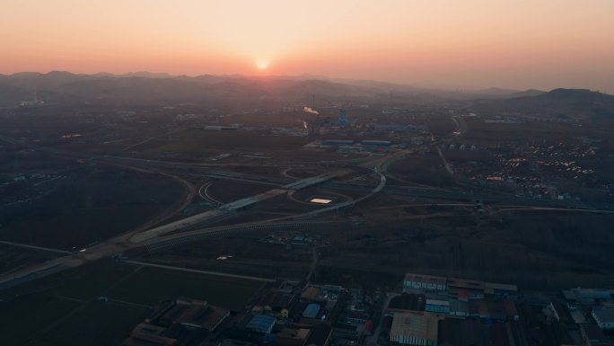 航拍山东淄博夕阳下的工业园