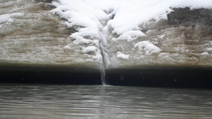 攀爬雪山 攀爬雪地滑雪 雪雾 雪山融化