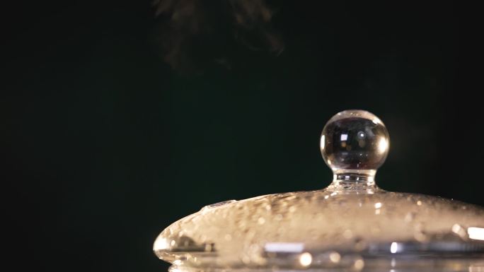玻璃锅煮沸的热水气泡沸水开水5