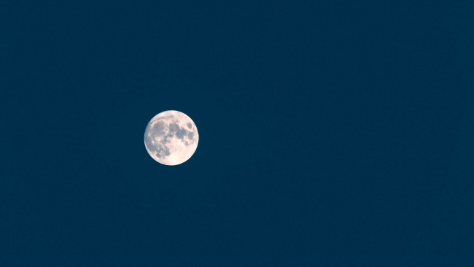 纯净蓝调月亮升起来