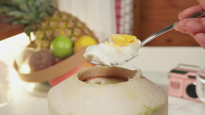 【镜头合集】挖一勺美味芒果椰子冻甜品