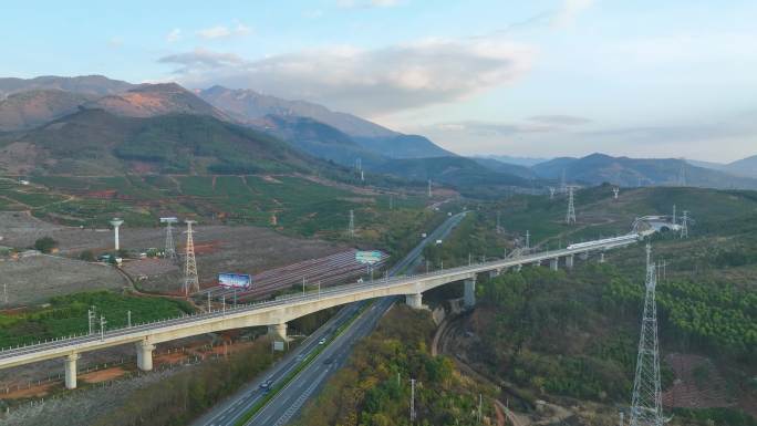 云南交通建设之高速铁路网航拍4K