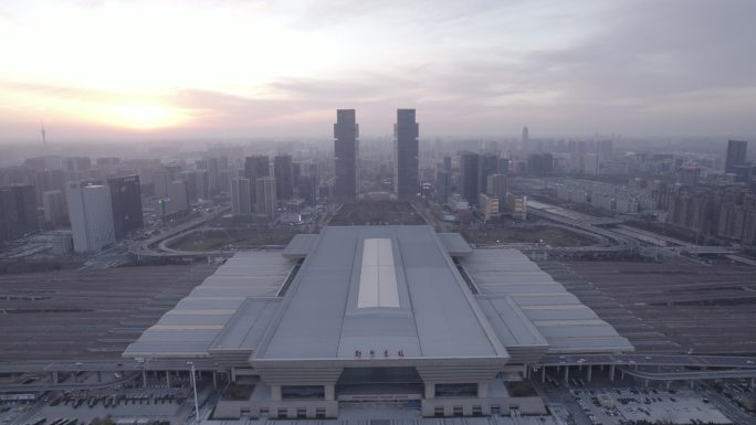郑州高铁站双子塔傍晚城市空镜
