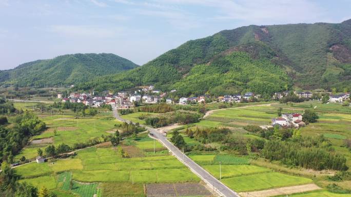 南方大山里农村山村