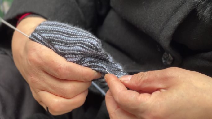 织毛衣打毛衣编织手工艺传统手工织毛衣