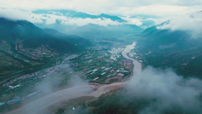 云雾中的四川凉山德昌县航拍  德昌安宁河