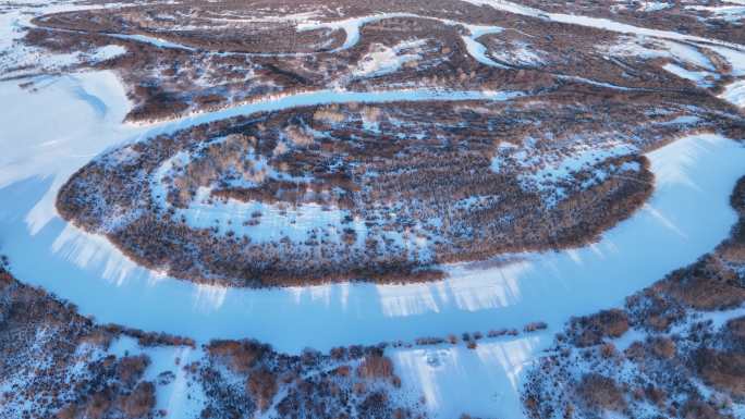 航拍内蒙冰雪覆盖的海拉尔河