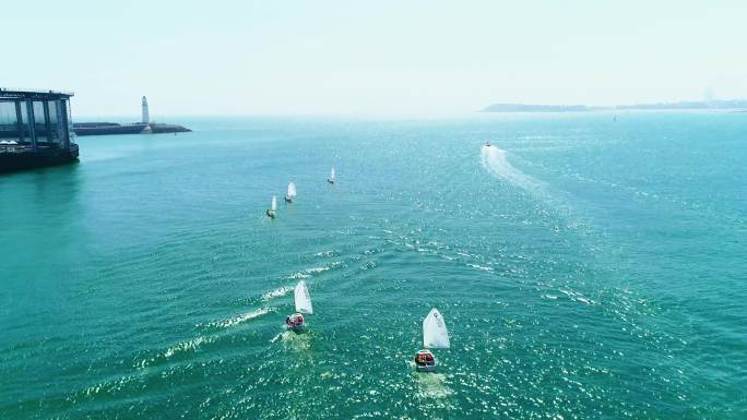 青岛奥帆中心帆船比赛扬帆出海冲向远方