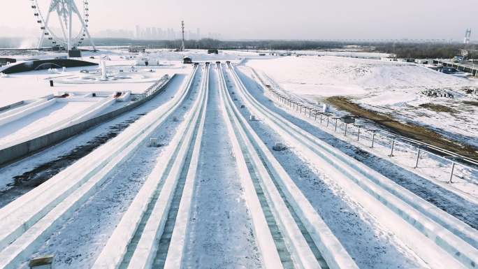 4K60帧哈尔滨冰雪大世界冰雪大滑梯航拍