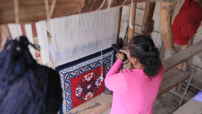 回族地毯制作