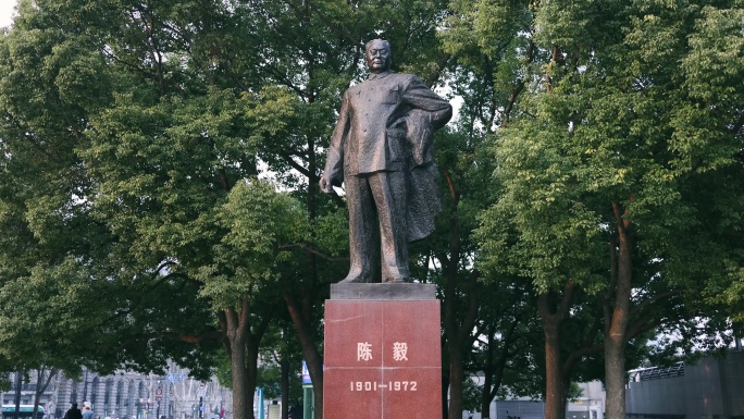 陈毅广场 陈毅塑像上海市外滩雕像铜像陈毅