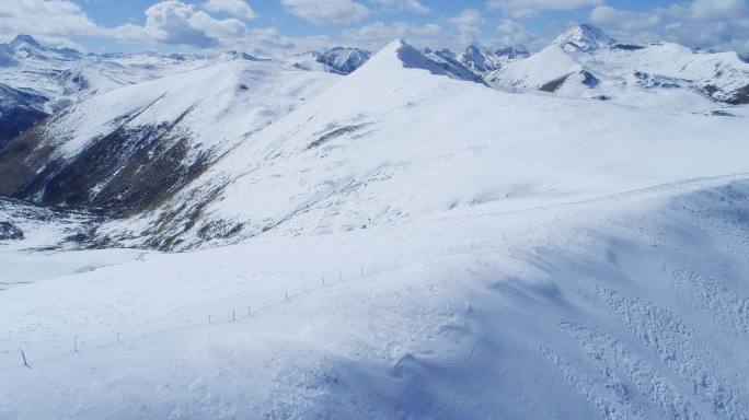 航拍四川美丽夹金山自然风光高原雪景云海