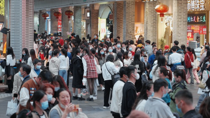 步行街商业街人流人群逛街购物