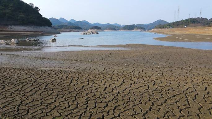 天气干旱水库干涸保护水资源自然灾害旱灾