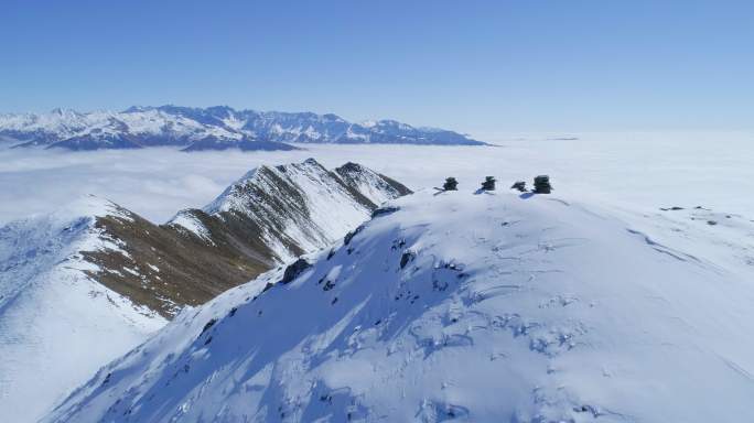 航拍四川美丽夹金山自然风光高原雪景云海