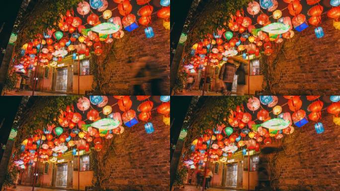 南京老门东景点游客观赏春节红灯笼