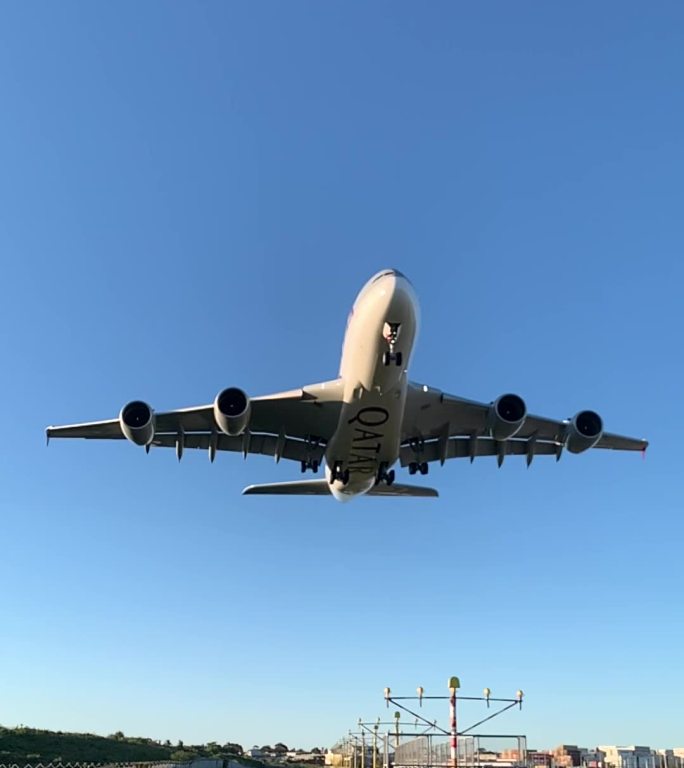 空客A380落地慢镜头