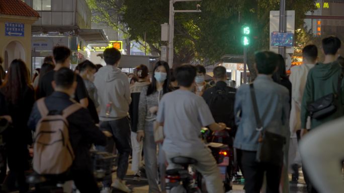 广州最新红绿灯人行道过马路夜景