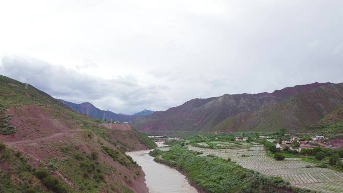 山村河谷 大山里贫困地区 深山老沟